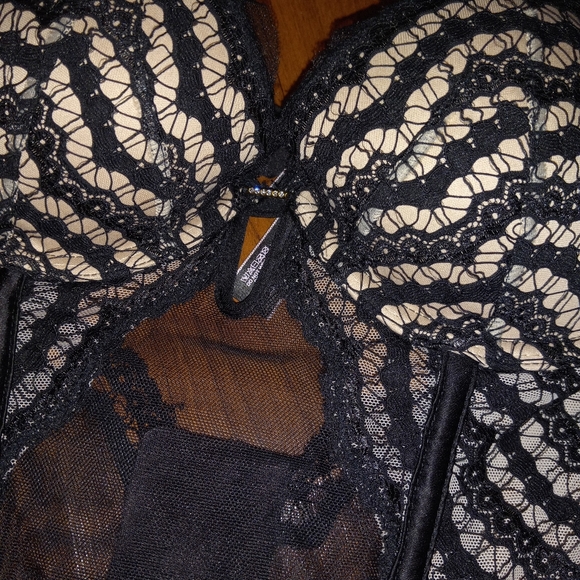 NWOT VS Push Up Lingerie - Picture 4 of 7